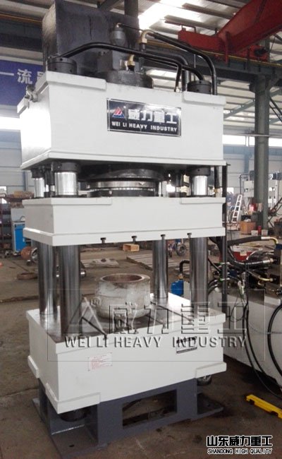 315噸四柱油壓機(jī)生產(chǎn)車間實景拍攝