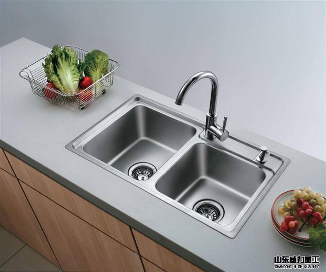 不銹鋼水槽專用油壓機(jī)應(yīng)用實例2