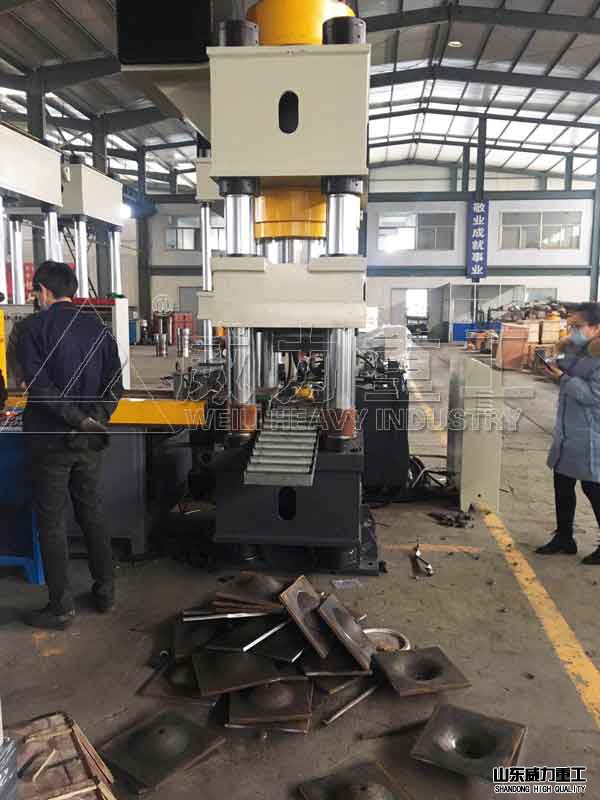 壓制成型的錨桿托盤(pán)產(chǎn)品