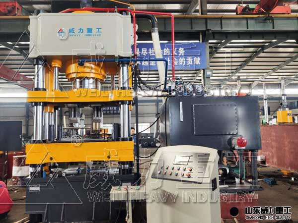 630噸液壓機(jī)-全自動粉末成型油壓機(jī)